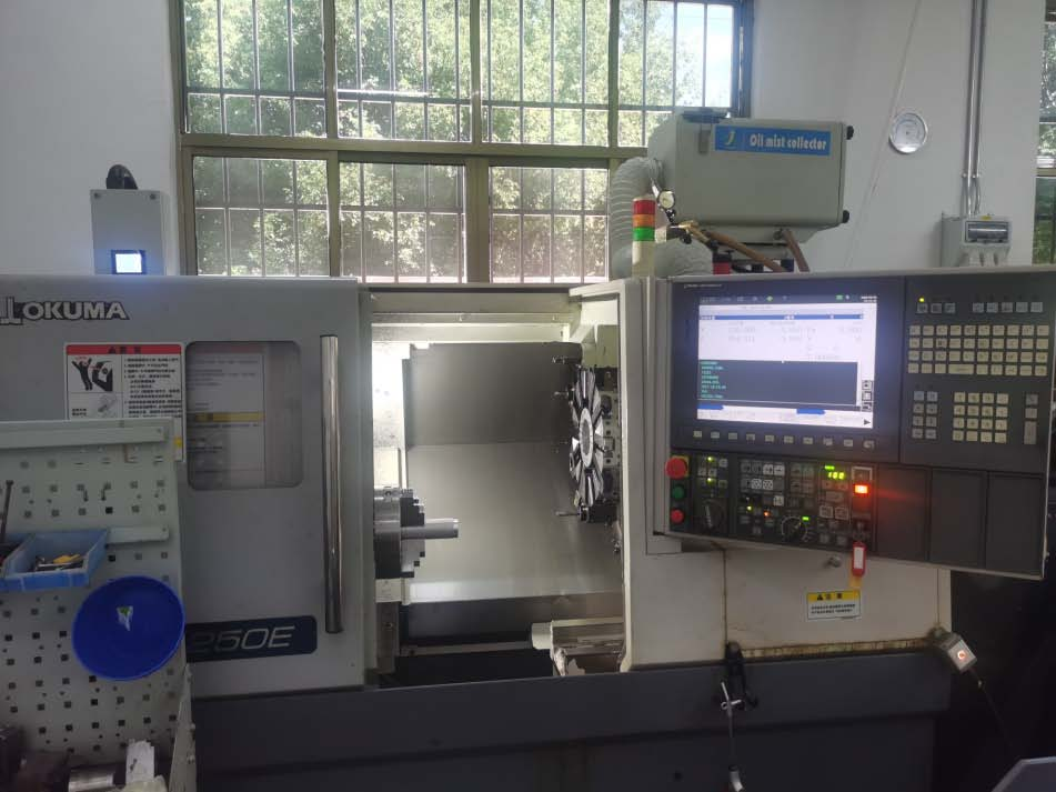 CNC lathe in the Shenpu workshop